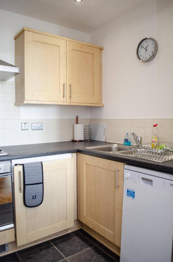 Serviced Apartment In Liverpool City Centre - Free Parking - Balcony - By Happy Days Exterior photo
